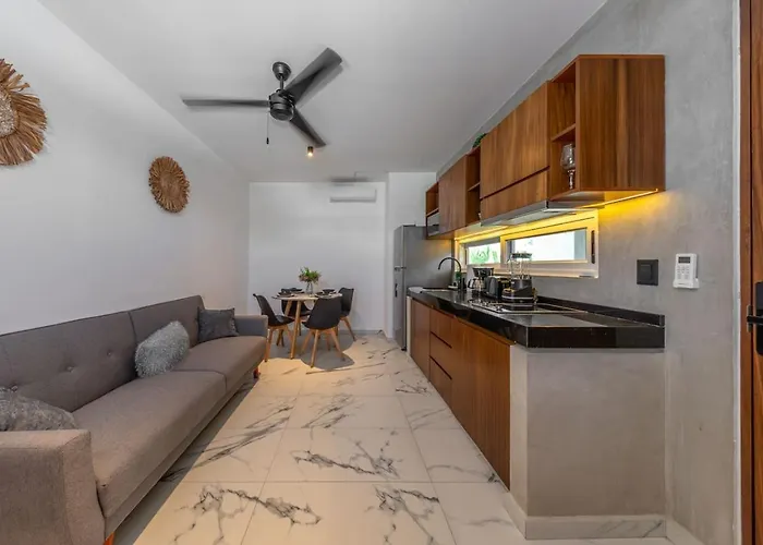 Stylish 1bd W Rooftop Pool Walk To 5th Сasa de vacaciones